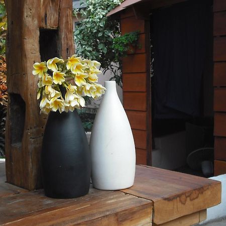 La Casa Homestay Senggigi Camera foto