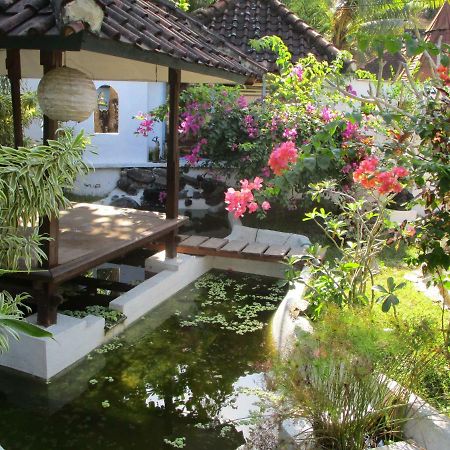La Casa Homestay Senggigi Esterno foto