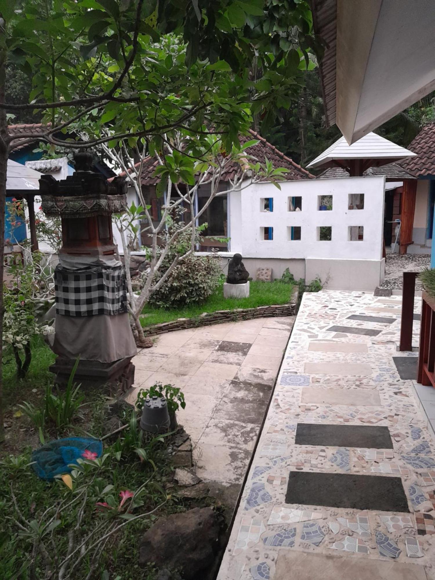 La Casa Homestay Senggigi Esterno foto