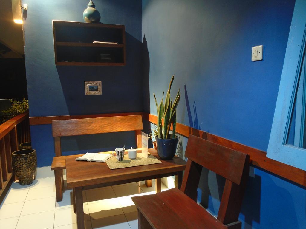 La Casa Homestay Senggigi Esterno foto