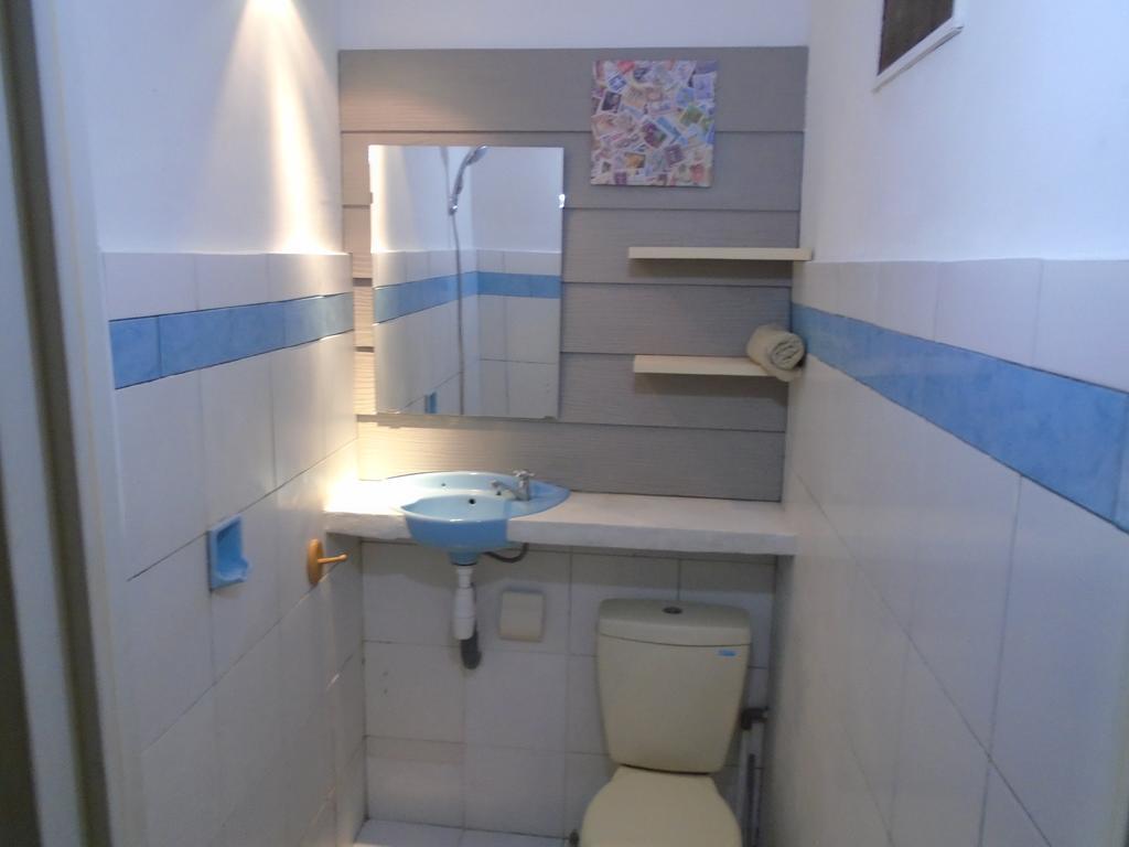 La Casa Homestay Senggigi Esterno foto