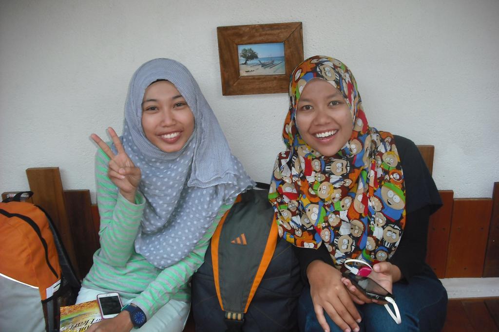 La Casa Homestay Senggigi Esterno foto