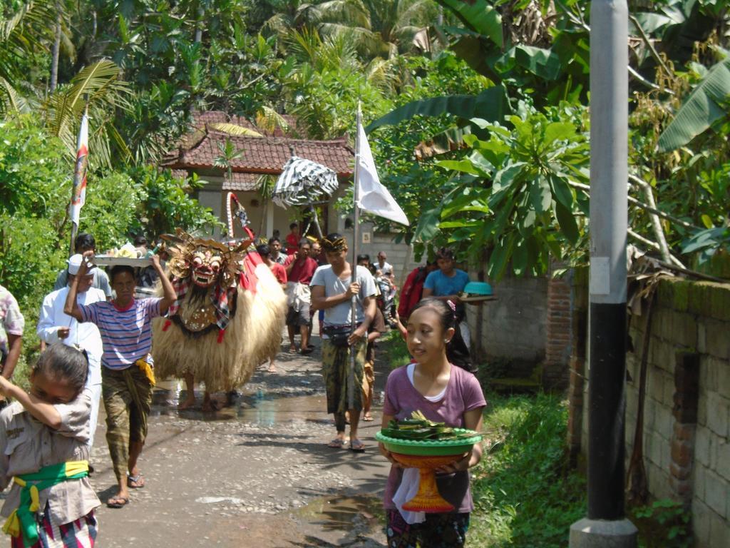 La Casa Homestay Senggigi Esterno foto