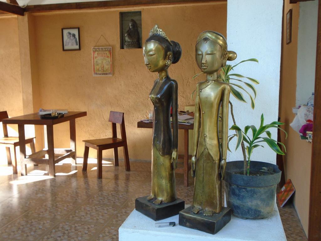 La Casa Homestay Senggigi Esterno foto