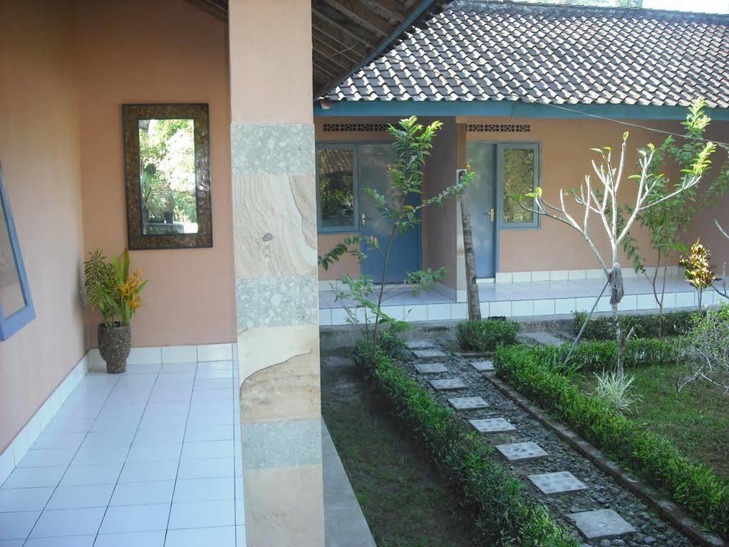 La Casa Homestay Senggigi Esterno foto