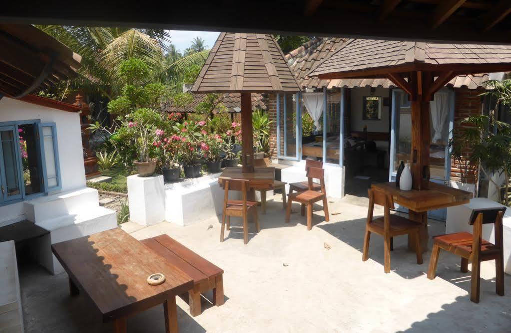 La Casa Homestay Senggigi Esterno foto