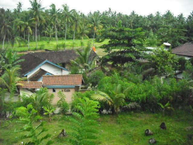 La Casa Homestay Senggigi Esterno foto