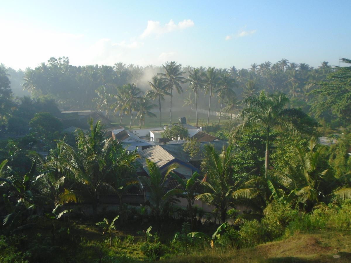 La Casa Homestay Senggigi Esterno foto