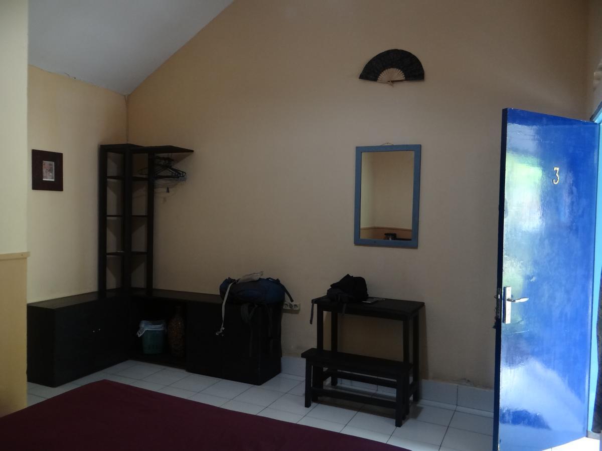 La Casa Homestay Senggigi Esterno foto
